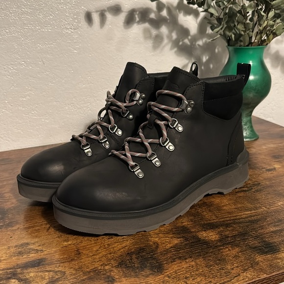 Sorel Hi-Line Hiking Boots - Waterproof, Leather Women 12- Men 10. - Picture 2 of 7